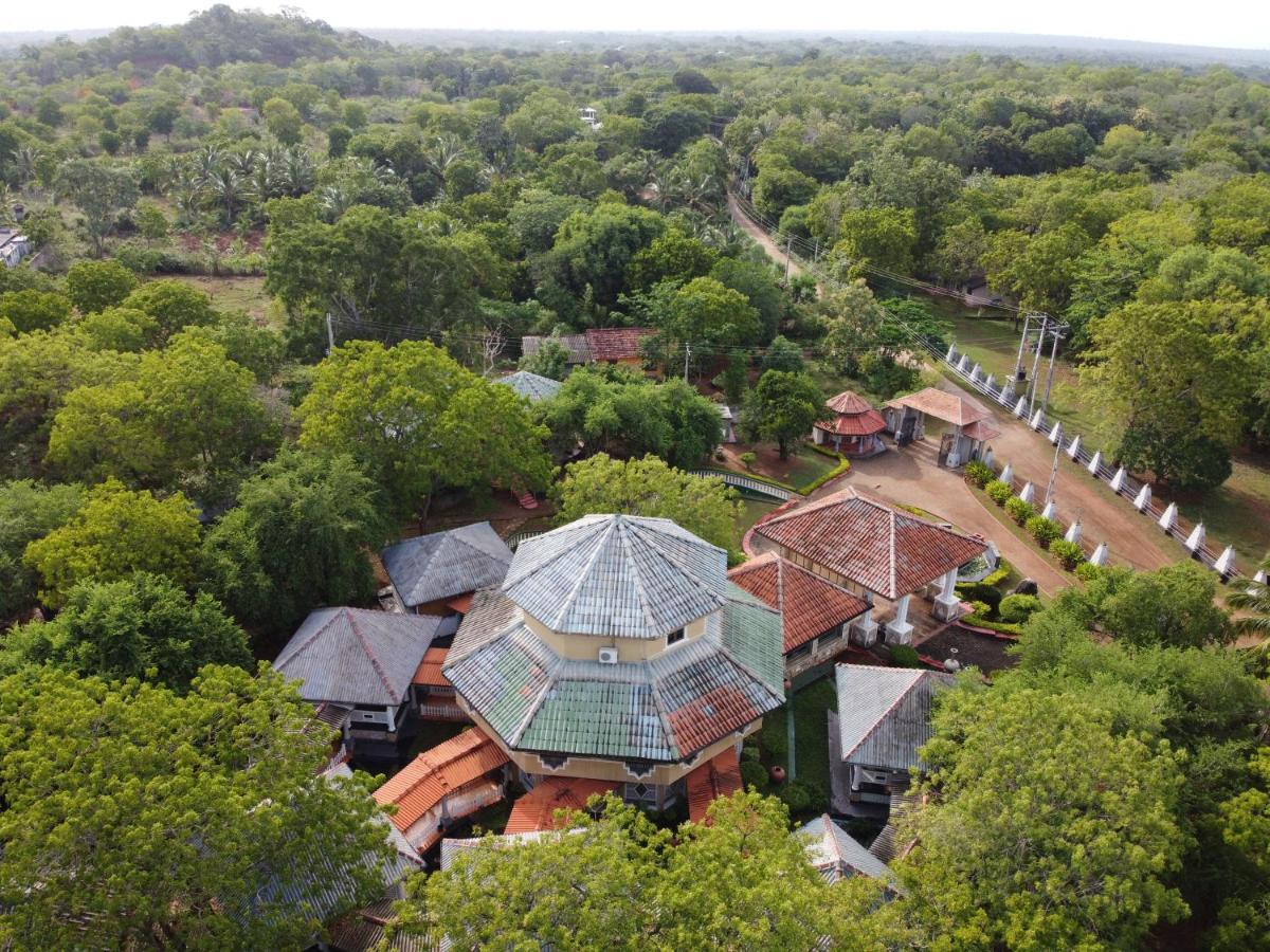 Kodigahawewa Forest Resort Tissamaharama Exteriör bild