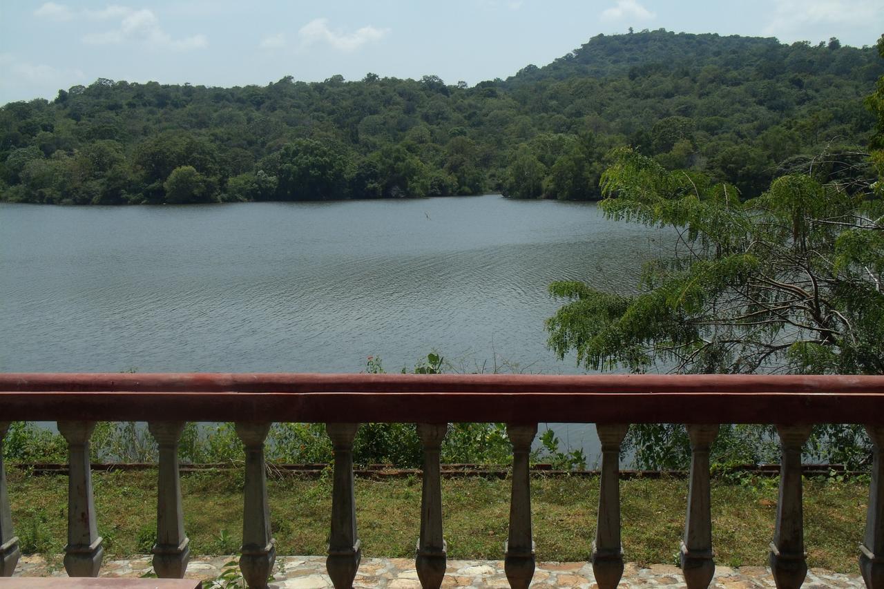 Kodigahawewa Forest Resort Tissamaharama Exteriör bild