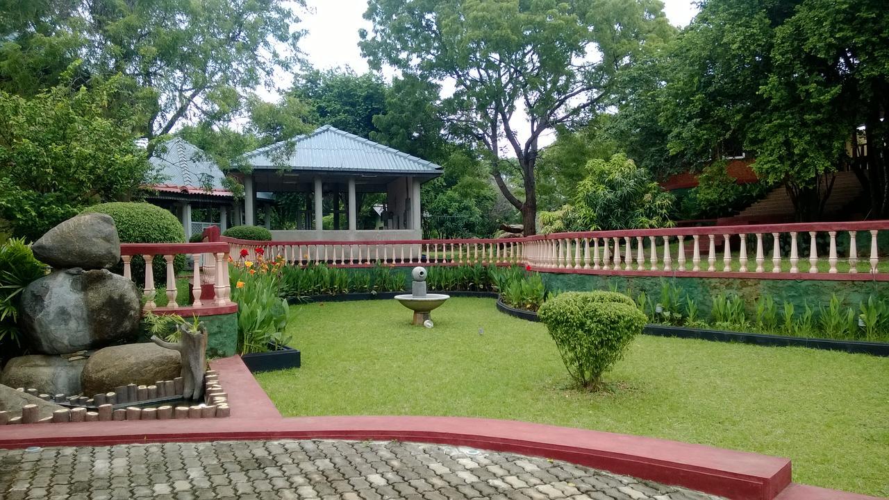 Kodigahawewa Forest Resort Tissamaharama Exteriör bild