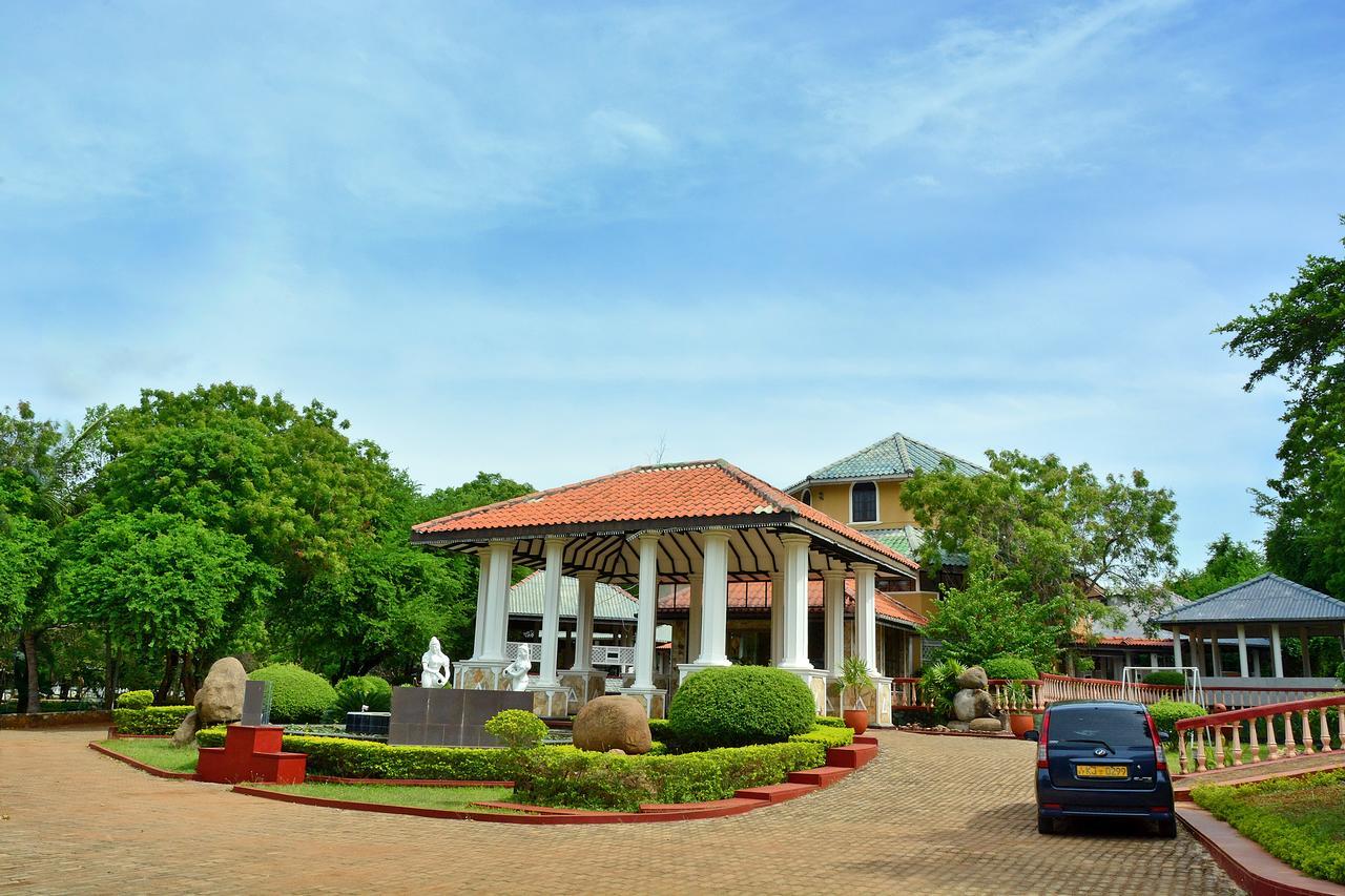 Kodigahawewa Forest Resort Tissamaharama Exteriör bild