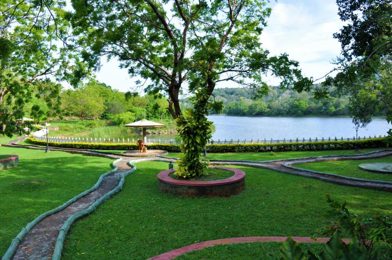 Kodigahawewa Forest Resort Tissamaharama Exteriör bild